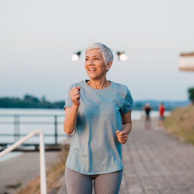 Mujer con energía vital y saludable